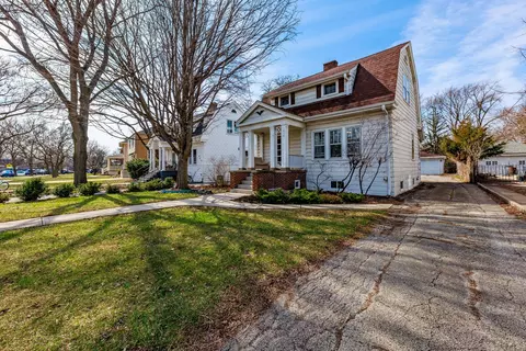 410 Repton Rd, Riverside, IL 60546