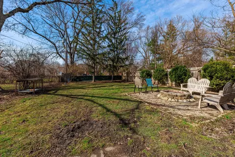 Exterior - 410 Repton Rd, Riverside, IL 60546 photo 10 of 11
