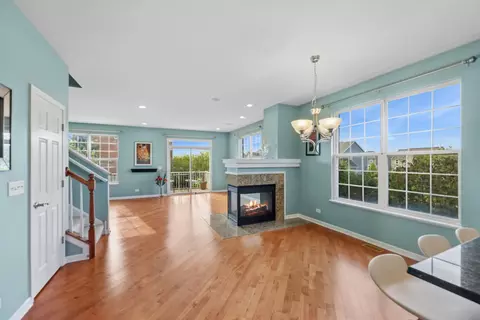Living - 1009 Alberta Rd, Elgin, IL 60124 photo 1 of 3