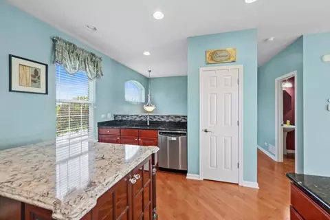 Kitchen - 1009 Alberta Rd, Elgin, IL 60124 photo 2 of 3