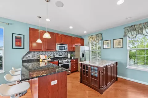 Kitchen - 1009 Alberta Rd, Elgin, IL 60124 photo 1 of 3