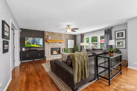 Living - 4840 Snapjack Cir, Naperville, IL 60564 photo 1 of 3