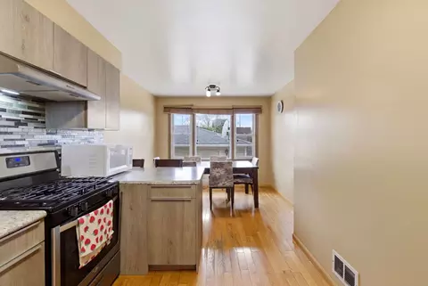 Kitchen - 9324 S Thomas Ave, Bridgeview, IL 60455 photo 2 of 5