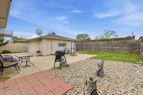 Exterior - 9324 S Thomas Ave, Bridgeview, IL 60455 photo 4 of 6