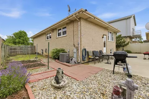 Exterior - 9324 S Thomas Ave, Bridgeview, IL 60455 photo 3 of 6