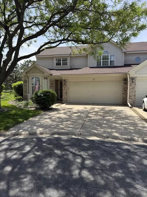 223 Williamsburg Ct, Montgomery, IL 60538