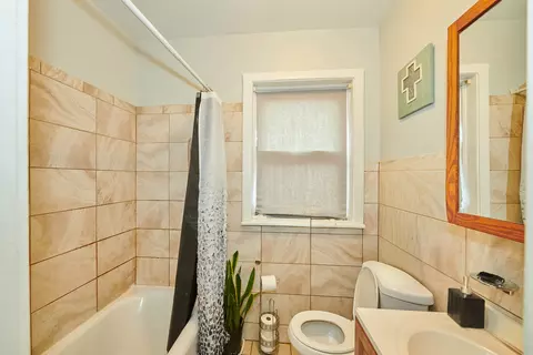 Bath - 433-35 E 91st Pl, Chicago, IL 60619 photo 2 of 2