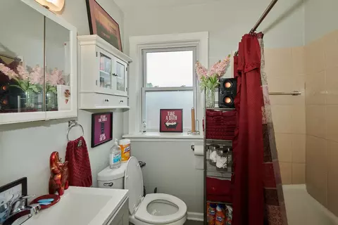 Bath - 433-35 E 91st Pl, Chicago, IL 60619 photo 1 of 2