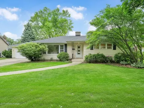 545 Claremont Ave, West Chicago, IL 60185