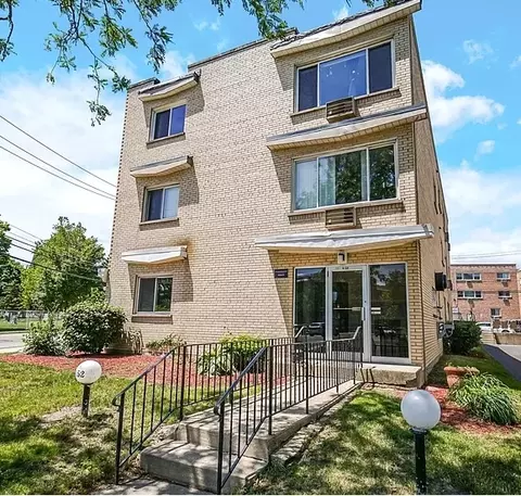 8152 Elmwood Ave #G4, Skokie, IL 60077