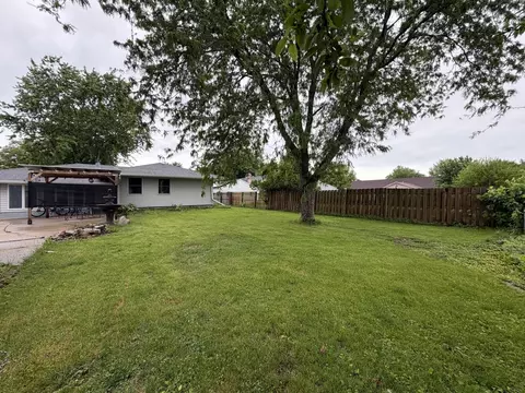 Exterior - 201 N Scandia St, Alpha, IL 61413 photo 3 of 6