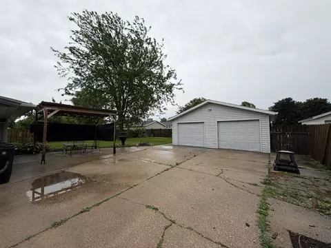 Exterior - 201 N Scandia St, Alpha, IL 61413 photo 6 of 6