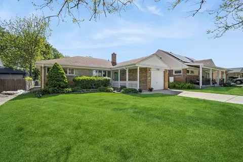 7727 N Oconto Ave, Niles, IL 60714