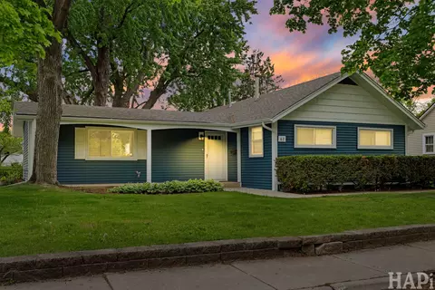 62 Lippincott Rd, Fox Lake, IL 60020