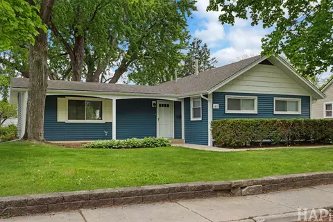 62 Lippincott Rd, Fox Lake, IL 60020
