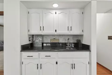 1659 Brittany Ln, Hoffman Estates, IL 60192 photo 11