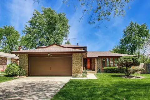 847 College Ave, Matteson, IL 60443