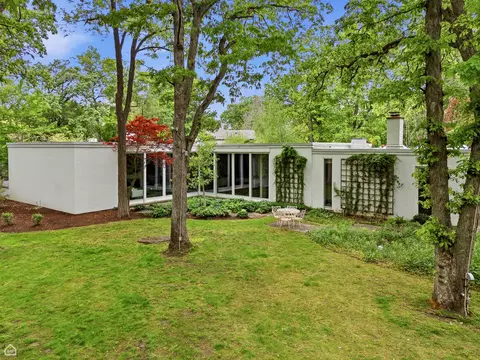 1540 Grant Rd, Northbrook, IL 60062