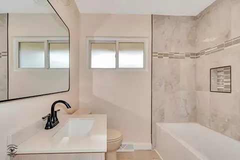 Bath - 748 73rd Ct, Willowbrook, IL 60527 photo 1 of 4