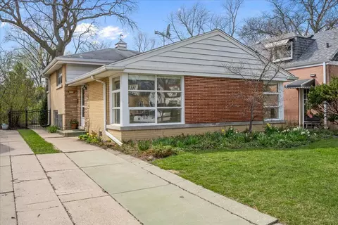 7012 N Kenton Ave, Lincolnwood, IL 60712