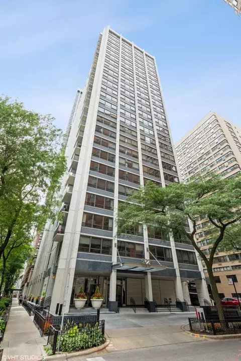 Exterior - 222 E Pearson St #1104, Chicago, IL 60611 photo 1 of 2