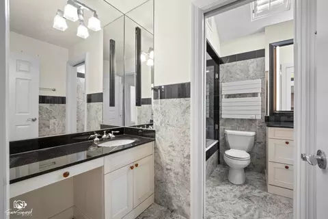 Bath - 17649 S Richmond Rd, Plainfield, IL 60586 photo 6 of 8