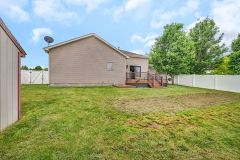 Exterior - 944 W First St, Braidwood, IL 60408 photo 6 of 9