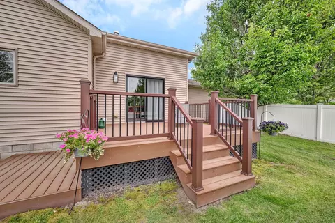 Exterior - 944 W First St, Braidwood, IL 60408 photo 5 of 9