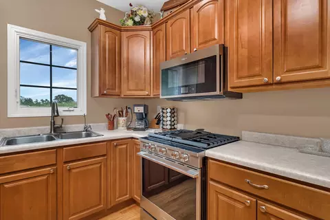 Kitchen - 944 W First St, Braidwood, IL 60408 photo 3 of 4
