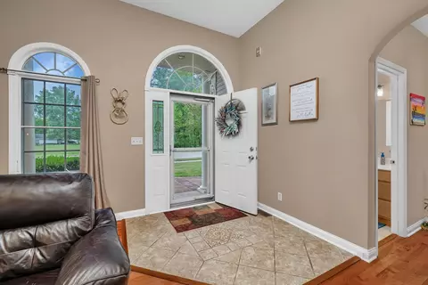 Entry Way - 944 W First St, Braidwood, IL 60408 photo 1 of 3