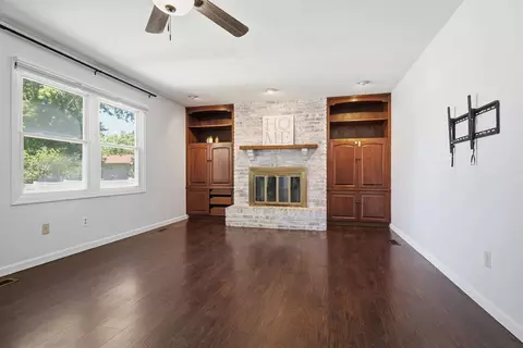 Living - 109 Highpoint Rd, Normal, IL 61761 photo 3 of 4