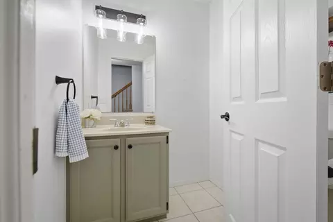 Bath - 109 Highpoint Rd, Normal, IL 61761 photo 1 of 4