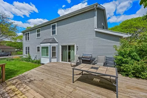 Exterior - 658 Wainsford Dr, Hoffman Estates, IL 60169 photo 5 of 8