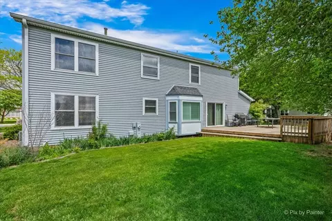 Exterior - 658 Wainsford Dr, Hoffman Estates, IL 60169 photo 7 of 8
