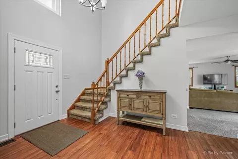Entry Way - 658 Wainsford Dr, Hoffman Estates, IL 60169 photo 1 of 4