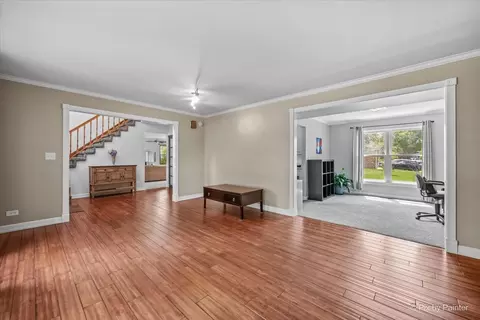 Living - 658 Wainsford Dr, Hoffman Estates, IL 60169 photo 3 of 5