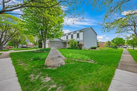 Exterior - 658 Wainsford Dr, Hoffman Estates, IL 60169 photo 3 of 8