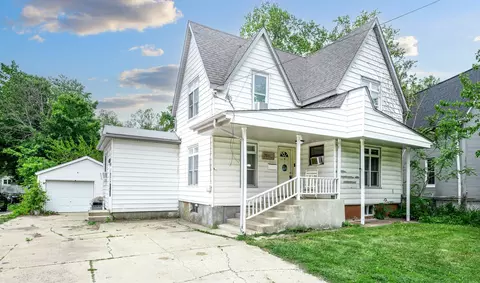 711 S 4th St, Dekalb, IL 60115