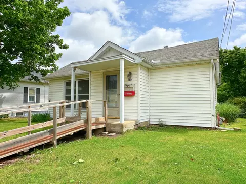 107 S 3rd Ave, Streator, IL 61364
