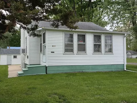811 Jackson St, Prophetstown, IL 61277