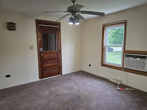 Living - 811 Jackson St, Prophetstown, IL 61277 photo 3 of 3