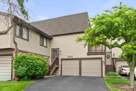 3 S412 Twin Pines Dr, Warrenville, IL 60555