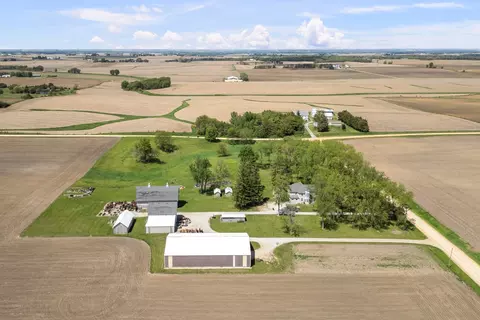 24880 145th Ave, Eldridge, IA 52748