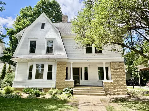 910 N State St, Belvidere, IL 61008