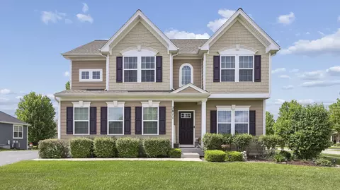 3811 Ivy Ln, Elgin, IL 60124