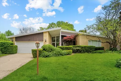 937 Timber Hill Rd, Highland Park, IL 60035