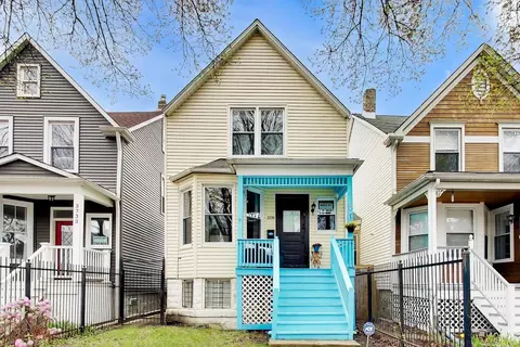3735 W Palmer St, Chicago, IL 60647