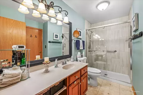 Bath - 26 New Haven Dr, Cary, IL 60013 photo 1 of 2
