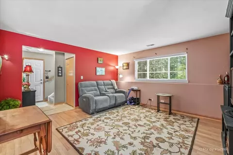 Living - 26 New Haven Dr, Cary, IL 60013 photo 4 of 5