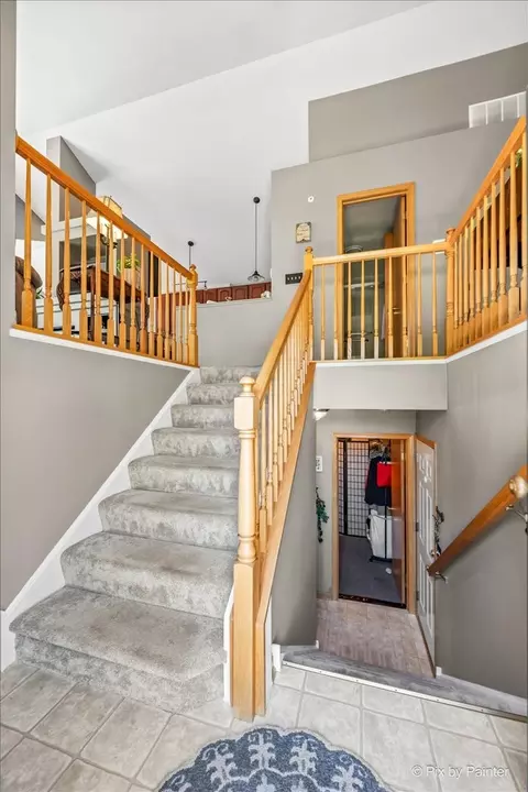 Entry Way - 26 New Haven Dr, Cary, IL 60013 photo 1 of 3